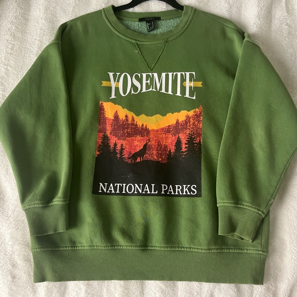 Forever 21 green Yosemite national Park crewneck sweatshirt, size small